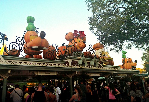 Giant pumpkins at Disneyland park entrance