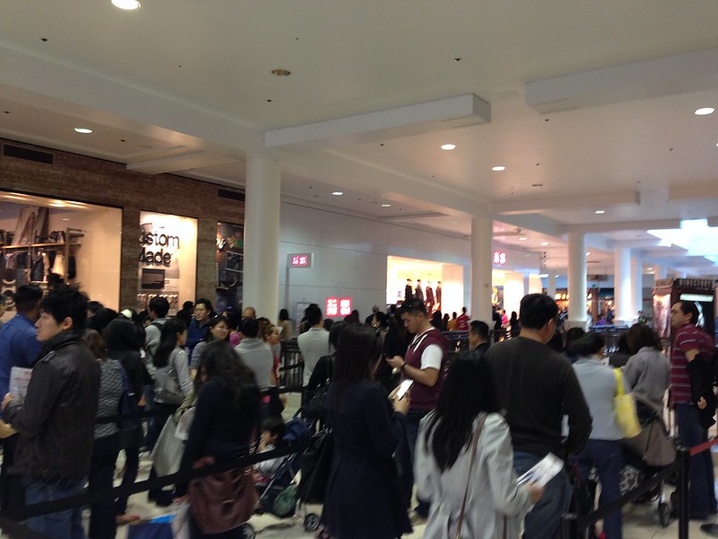 Looong line at UniQlo
