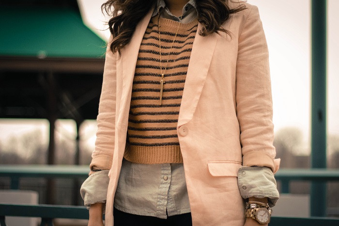 va darling. dc blogger. virginia personal style blogger. casual outfit. linen blush blazer. black pants. heeled booties. cropped striped sweater layered over chambray. 5