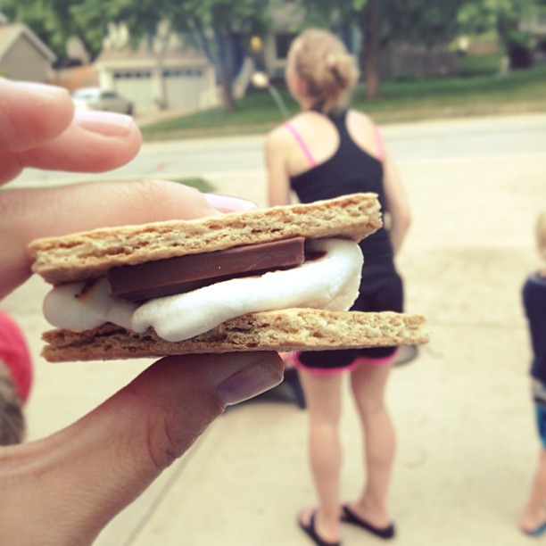 Trial run for our block party, making s'mores on our neighbor's driveway :) #ilovemystreet