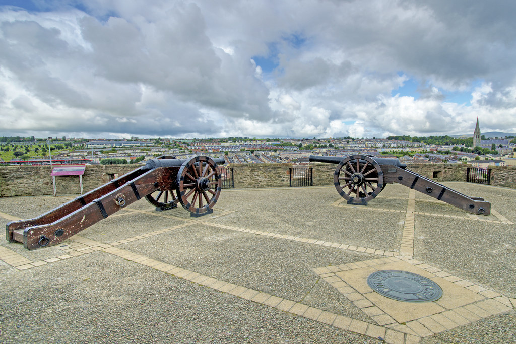 Canon on The Walls of Derry
