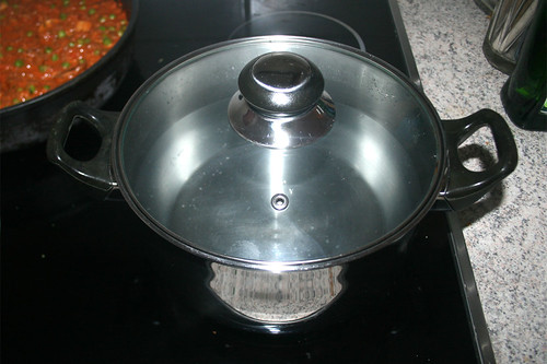 35 - Topf mit Wasser aufsetzen / Bring water to boil