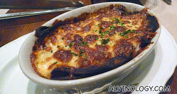 Cheese-baked egg plants 
