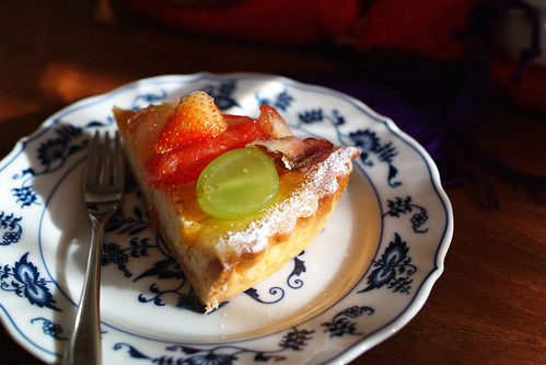 Fruit-tart cake &Blue onion by leicadaisuki