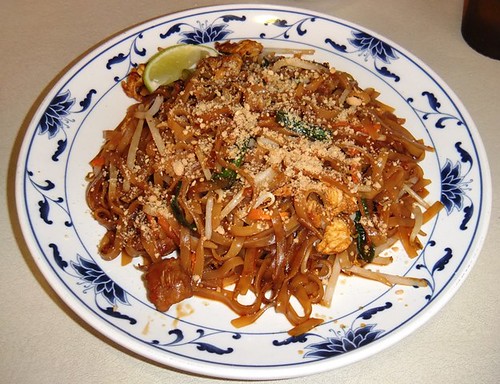 May-Thai Beef Pad Thai Lunch Special