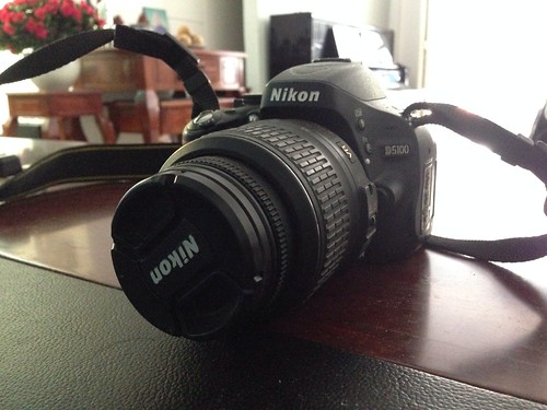 Cần bán Nikon D5100 + Len 18-55 Vr