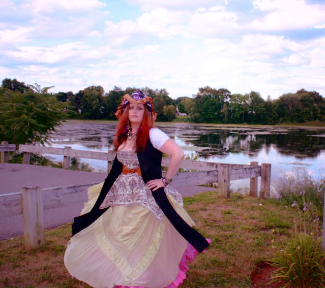 pirate wench dancer