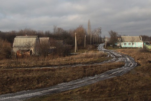 Dirt tracks in the Russian countryside - village of Совхоз Ударник, Ли́пецкая о́бласть (Svkh Udarnik, Lipetsk Oblast)