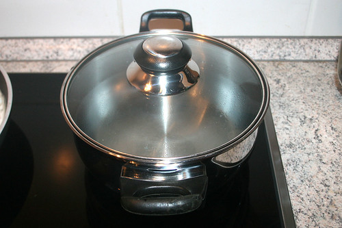 35 - Wasser zum kochen aufsetzen / Bring water to cook