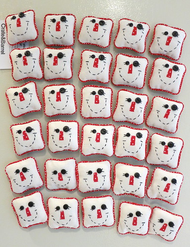 15 sets of Silly Snowmen refrigerator magnets