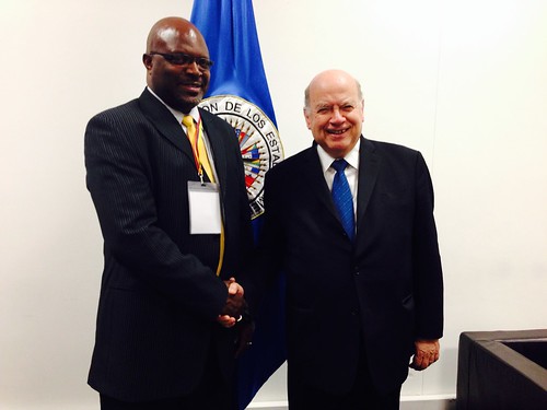 Secretary General Insulza Meets with the Attorney General of Barbados