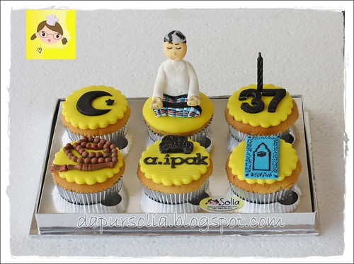 Cupcake Set with Religious Theme