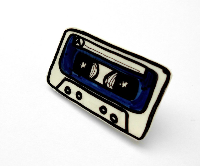 blue music cassette brooch 02