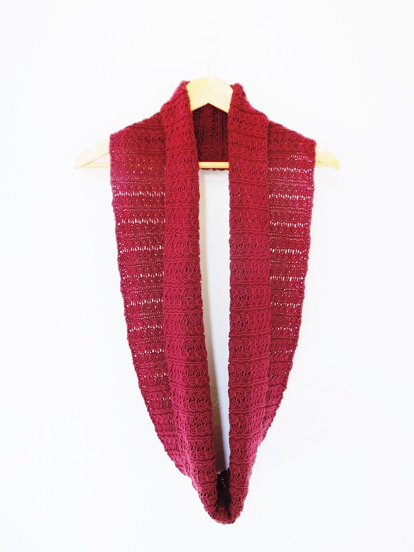 Stockholm scarf in burgundy merino