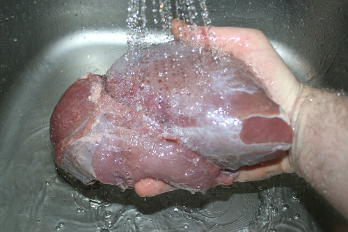 26 - Rehfleisch waschen / Wash venison