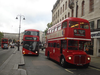 London United LT73 (9), Stagecoach RM652 (15H), Charing Cross