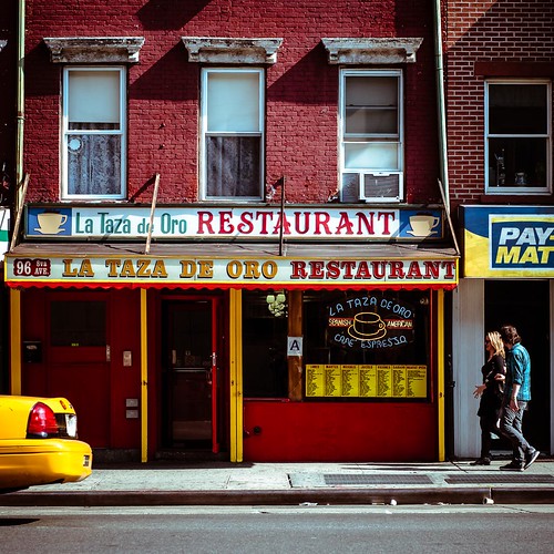 la taza de oro by ifotog, Queen of Manhattan Street Photography