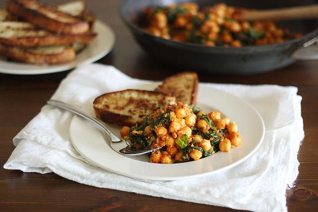 spinach-chickpea saute + fried bread toasts