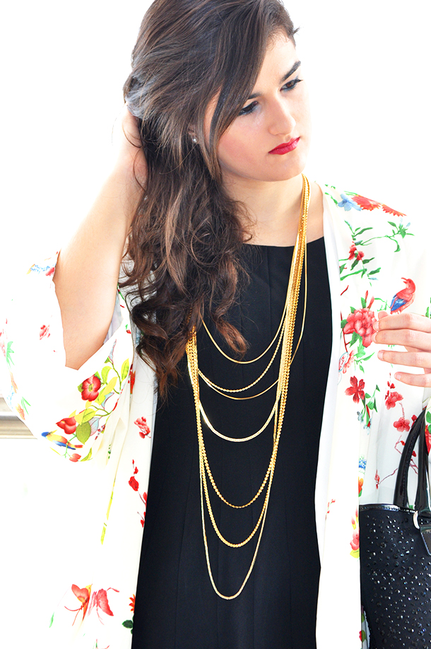 something fashion, fashion blogger wearing kimono, aupie, pointed toe heels, vintage necklace