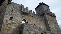 Châteaux, palais, tours
