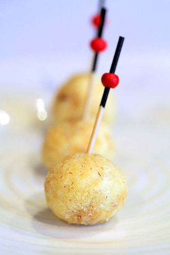 Potato Crisp Cheese Balls IMG_9887 R