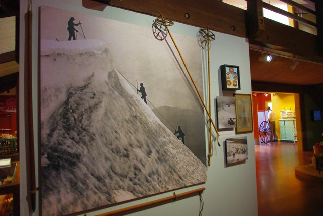 フッドリバーミュージアム。マウントフッド登山の歴史展示