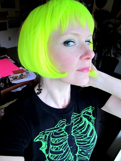 neon wig sideeye
