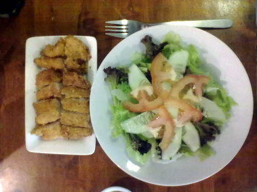Rosemary garden salad with fish fillet