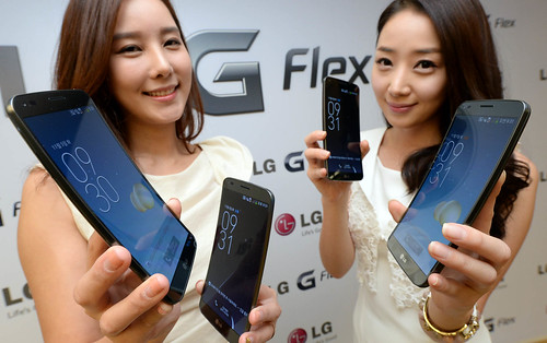 LG전자, 진정한 커브드 'LG G Flex' 국내 출시
