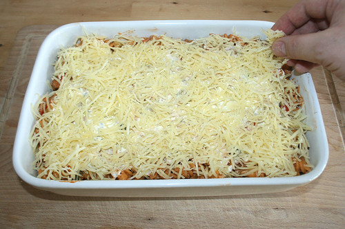 43 - Mit Käse bestreuen / Dredge with cheese
