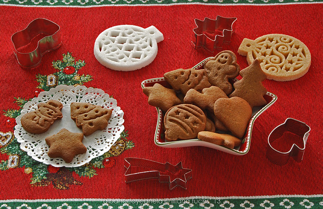 Gingerbread rye cookies