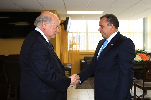 Secretario General de la OEA se reunió con Presidente Lobo en visita a Honduras para asistir a transmisión de mando
