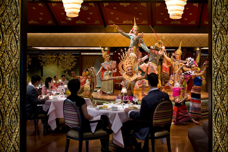 bangkok-restaurant-sala-rim-naam-dancers-5.jpg