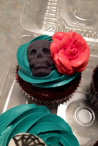 Dia de los Muertos Cupcakes & Cake