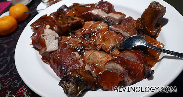 Oven-baked Imperial Sucking Pig with Lemongrass 