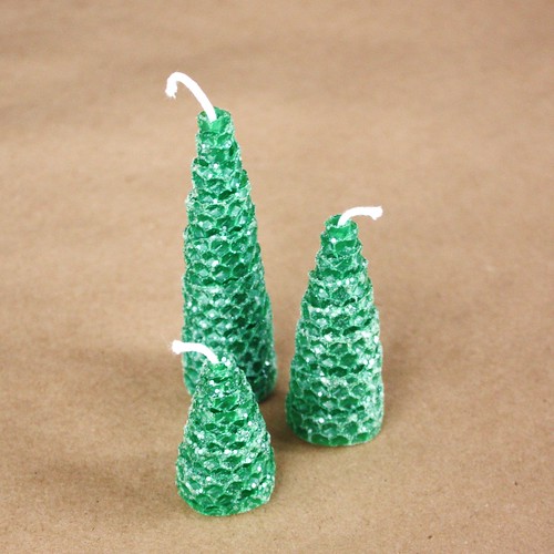 diy-rolled-beeswax-christmas-tree-candles