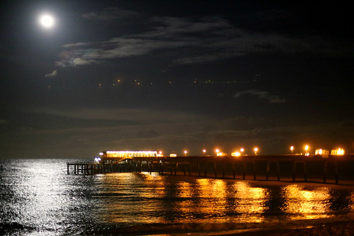 The Moon and the pier