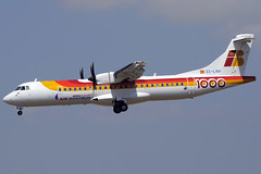 Air Nostrum (1000) ATR-72-600 EC-LRH BCN 21/08/2013