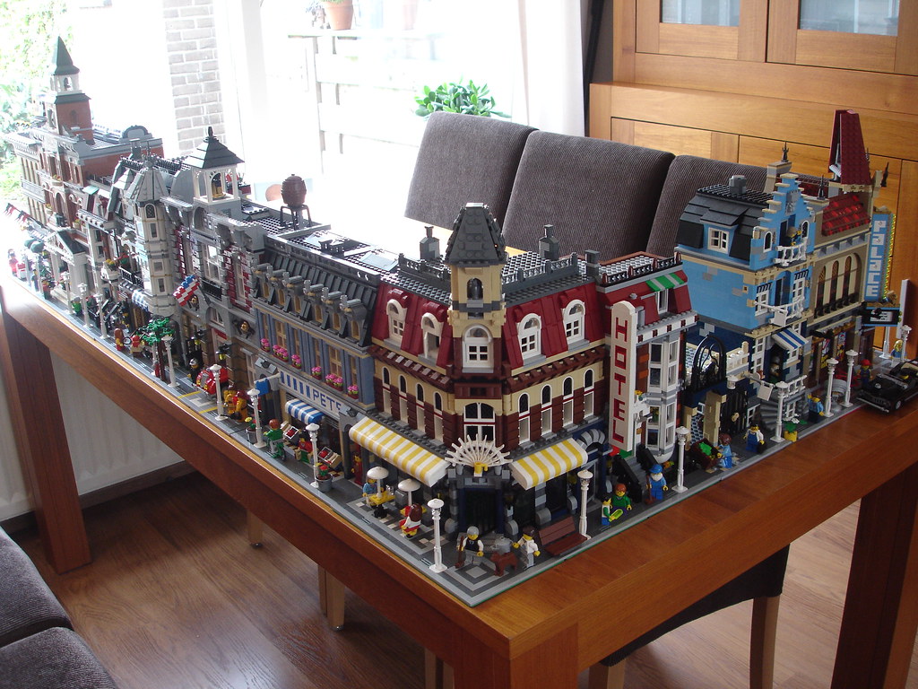 How you display your modular building collection? - LEGO - Eurobricks Forums