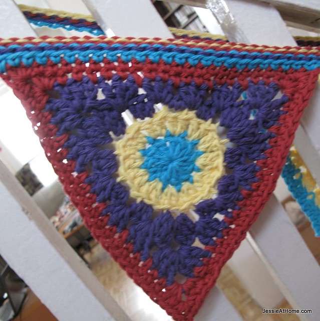 free-crochet-pattern-circle-to-triangle