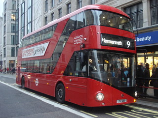 London United LT89 on Route 9, Strand