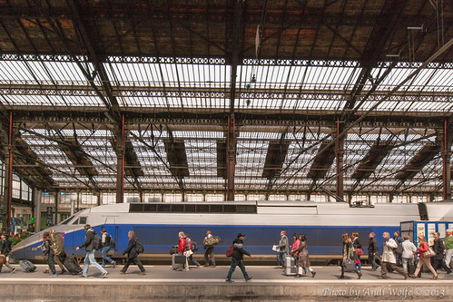 Gare de Lyon - A decisive moment by andiwolfe