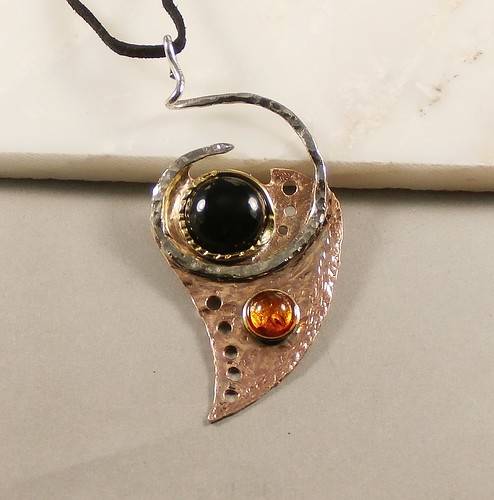 pendant gilding metal, nickel silver, Onyx 20mm, Amber 10mm size 3.5x1.75 by Wolfgang Schweizer