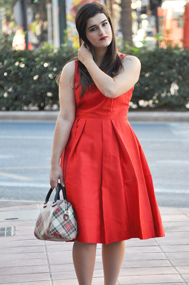 valencia spain firenze italia fashionblogger, somethingfashion vintage inspired outfit ootd style red bright dress, jimmy choo sunglasses tintoretto holidays inspiration streetstyle classy elegant how to dress nicely for party