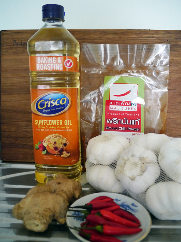 Ginger and garlic chili oil - nam mun mark pik #1