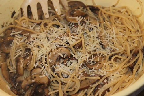 Pasta with Mushrooms and Garlic