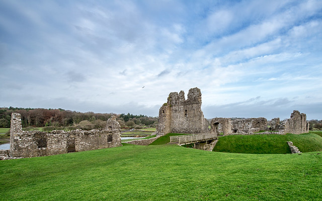 Morning-at-Ogmore-Castle