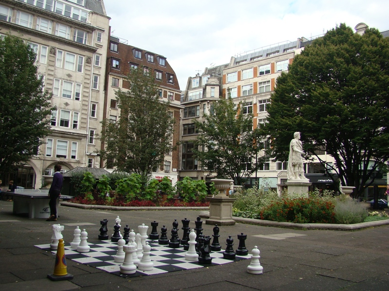 London chess pieces