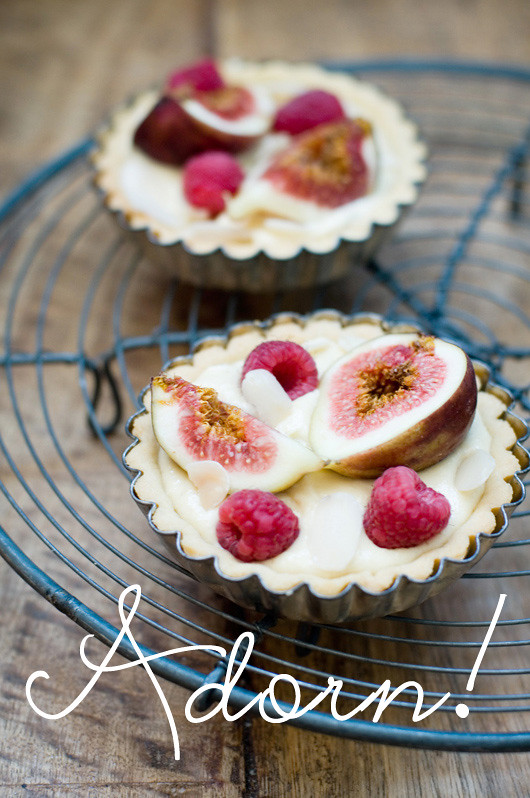Delicious Bites: Fig + Raspberry Frangipane Tarts