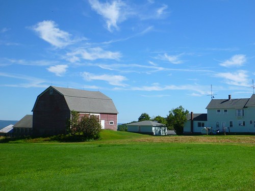 D2R2: Barn and farmhouse at Apex